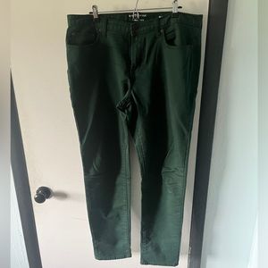 Banana Republic Traveler pant. Forest Green. Size 36X34